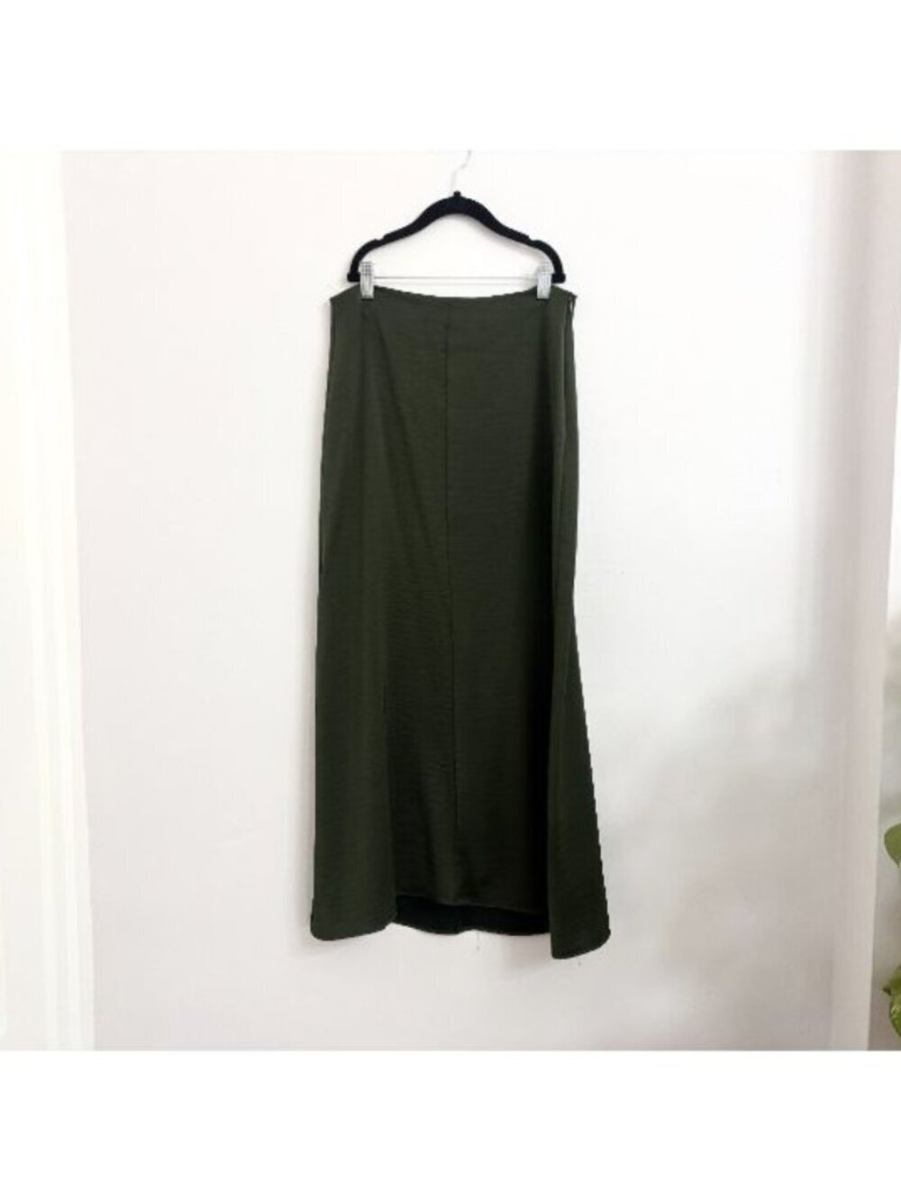 NWT Zara Emerald Green Satin Effect Midi Skirt - Sz Small - Picture 1 of 8
